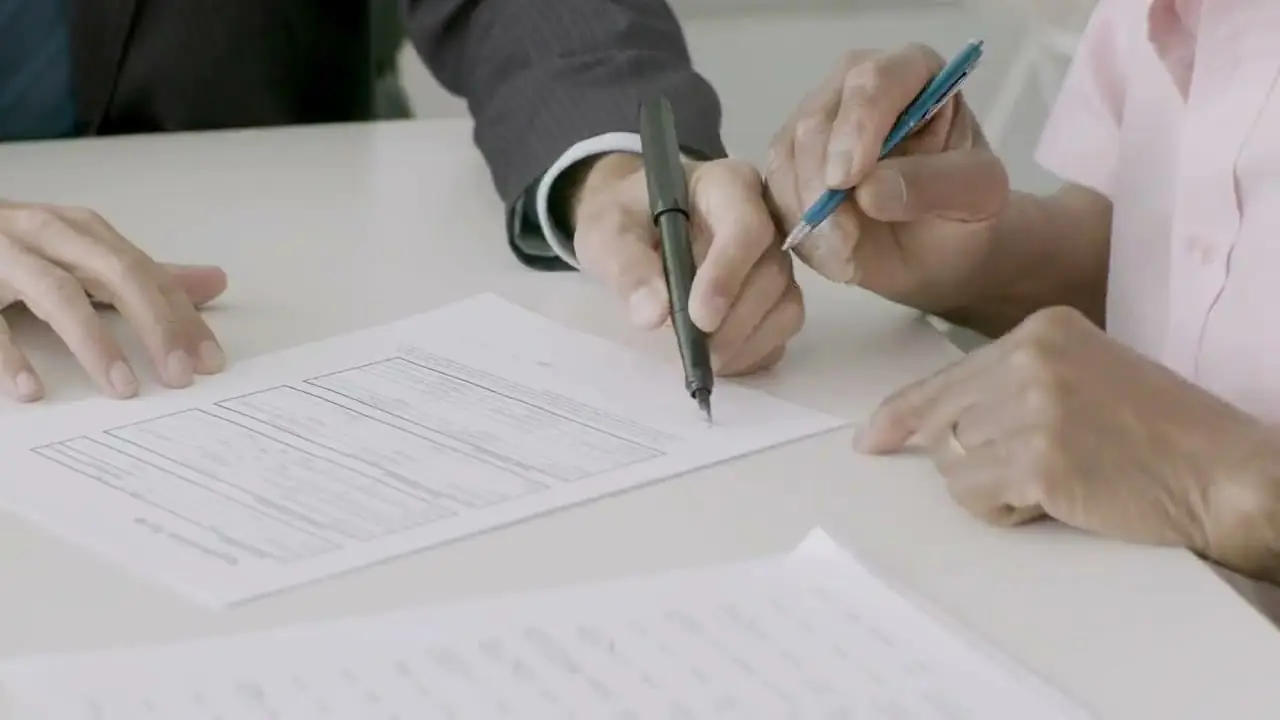 Signature d'un contrat de financement